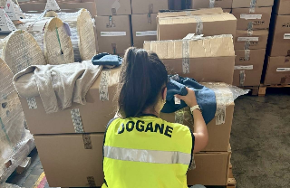 Falso "Made in Italy", sequestrati 4mila maglioni ad Alessandria